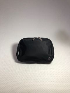 Authentic LULULEMON Everywhere Belt Bag 2L in Black