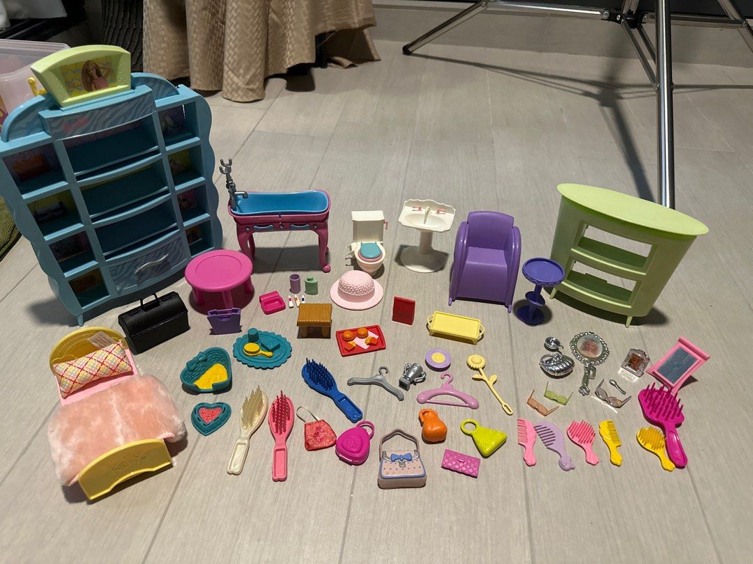 Barbie dolls miniature house objects bath tub shelf toilet