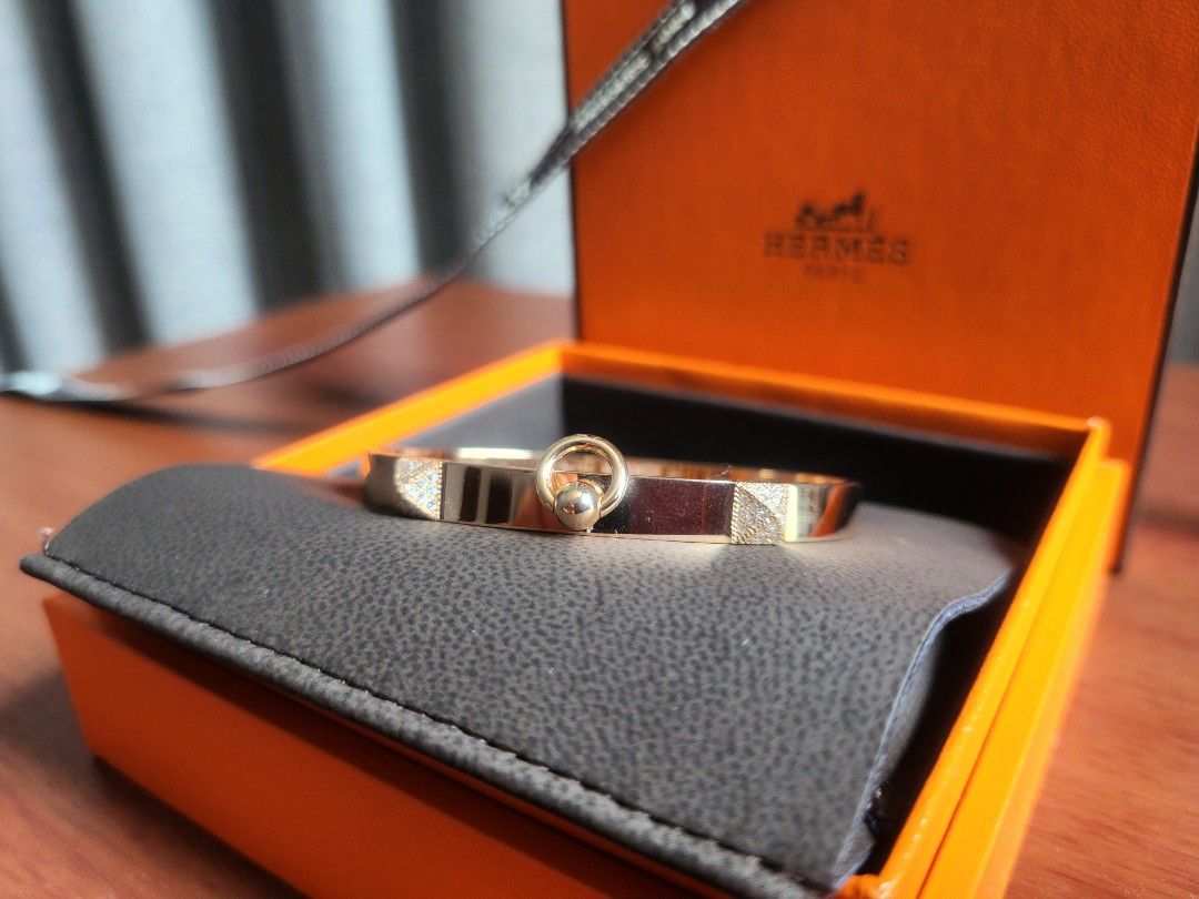 BN Hermes CDC bracelet rosegold (Category: Luxury Accessories) located in Quezon City. Submitted by shop.mar.go (Listing ID 1300167190, Image 2). Description: bnew with box and dust bag paper bag and copy of receipt hermes collier de chien bracelet small size rosegold with diamonds.