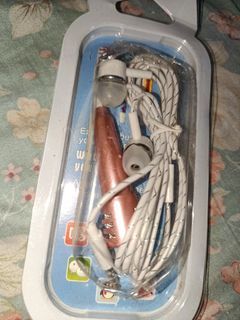 EARPHONE WITH MIC FOR STREAMING