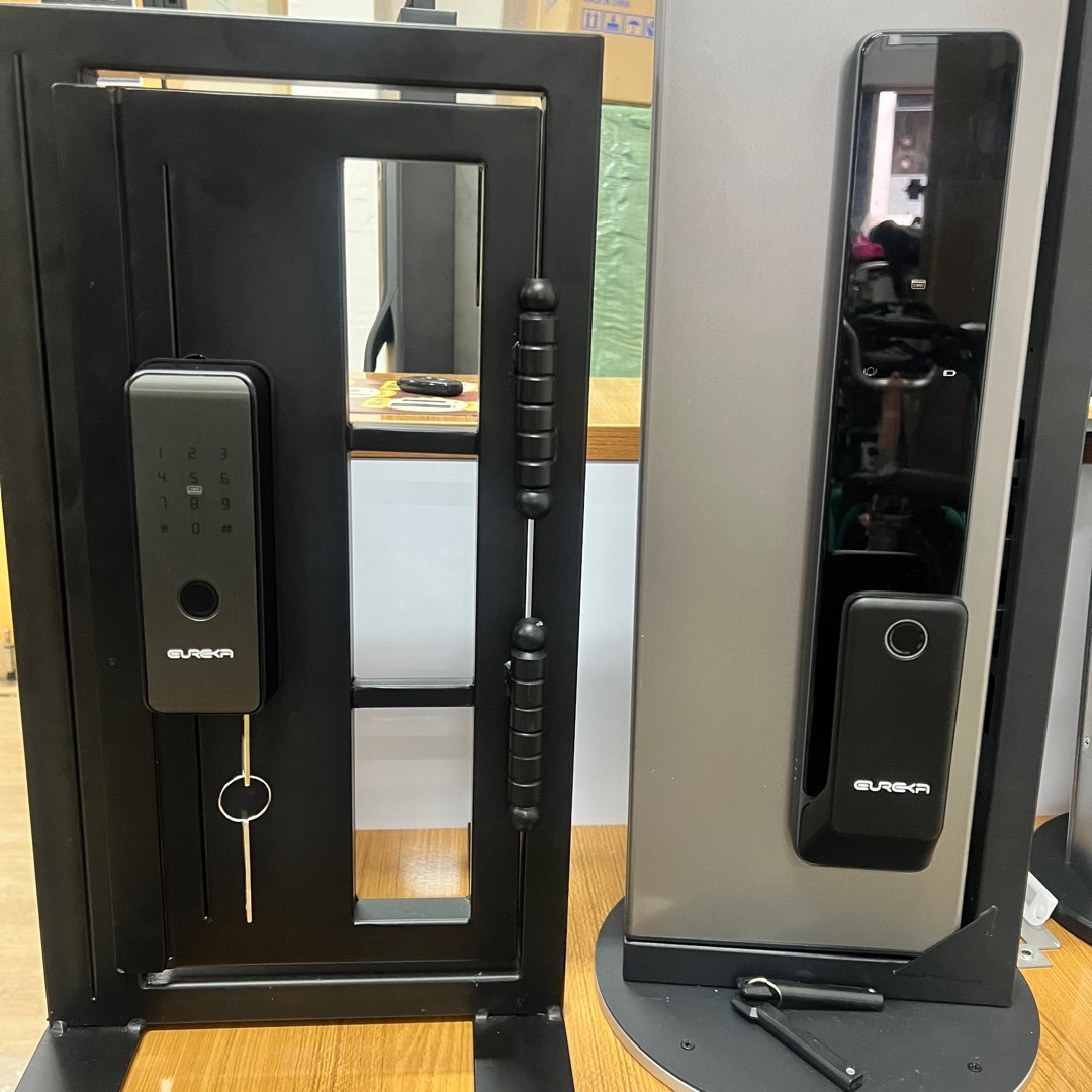Eureka digital lock synchronised bundle gate and door lock, Furniture