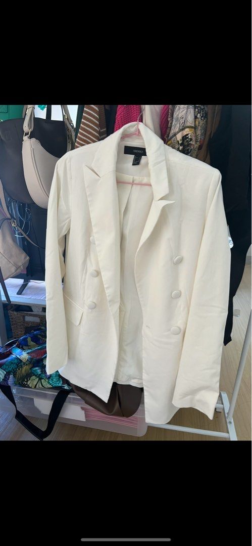 F21 Blazer white Women s Fashion Coats Jackets and Outerwear on Carousell