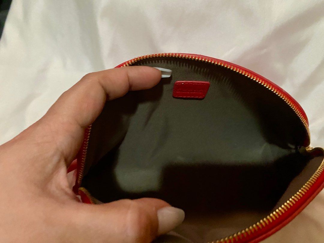 Furla Cabernet Saffiano Cosmetic Case (Category: Purses & Pouches) located in Angeles City. Submitted by duday82 (Listing ID 1300121826, Image 3). Description: Original Prelove excellent condition .