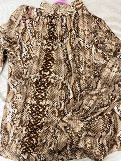 (Category: ) located in . Submitted by ftnwardrobe (Listing ID 1300244391, Image 1). Description: .