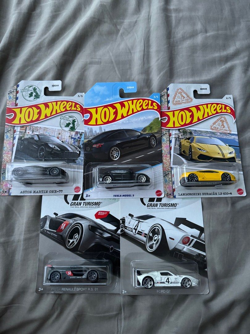 THE HOT ONES Chase ランボルギーニ カウンタック 2台セット ホットウィールTHE HOT ONES ランボルギーニ カウンタック 2台セット