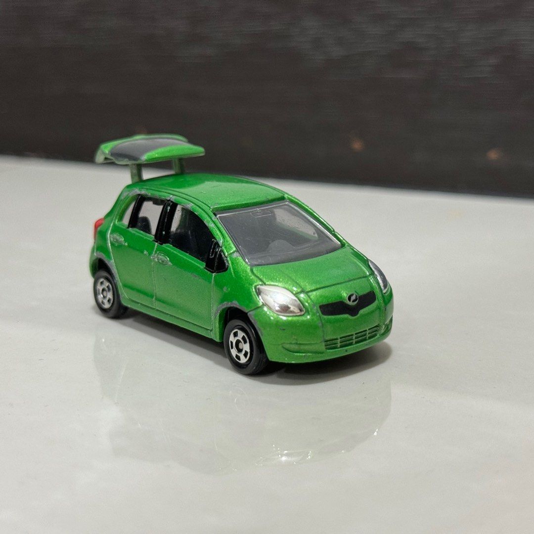 Tomica vitz on sale