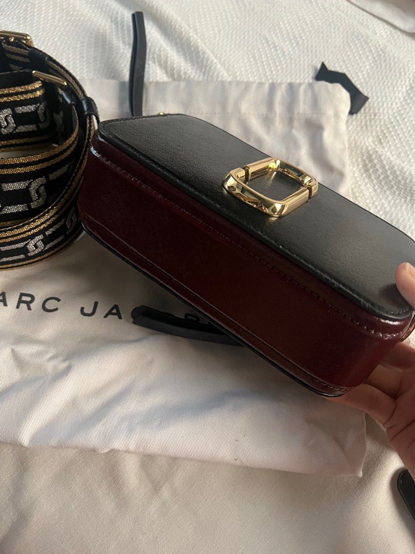Marc Jacobs Snapshot (Category: Luxury Bags & Wallets) located in Quezon City. Submitted by shop_dianed (Listing ID 1300174324, Image 3). Description: Marc Jacobs Snapshot Bag only used a couple of times. Like brand new. Original. Bought in HK with dustbag..