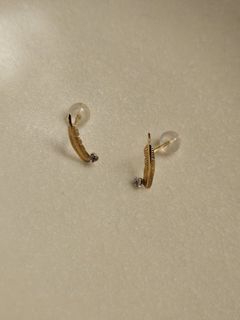 Minimalist Tiny Leaf Stud Earrings 10k yellow gold / Natural Tanzanite accent