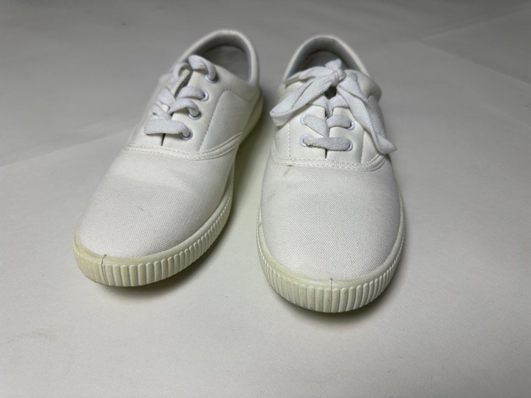 Muji plimsolls top