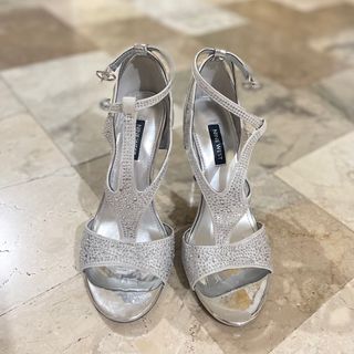 Nine West Silver Heels with free clutch