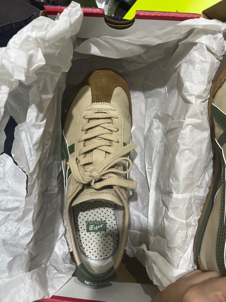 Onitsuka Tiger Mexico 66 Beige/Grass Green (Category: Sneakers) located in Singapore. Submitted by brokeassbij (Listing ID 1300070689, Image 7). Description: eu39.5!!! Bought from Onitsuka store in Japan! Retails for $190 in sg.