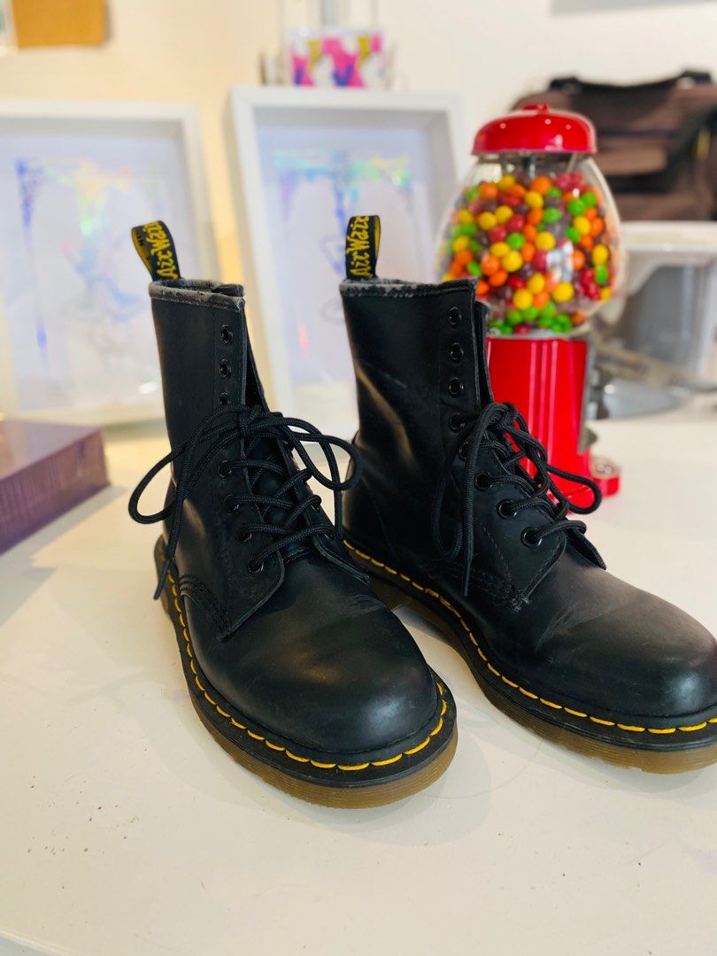 Original dr martens boots Carousell
