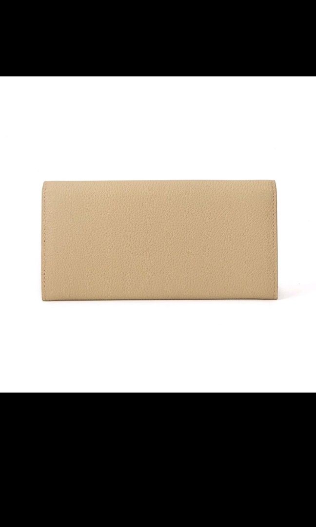 PABDER Genuine Cowhide Leather Italy (Category: Purses & Pouches) located in Makati City. Submitted by toothypatootie (Listing ID 1300166199, Image 2). Description: Selling low because it was given to me as a gift. Wallet has no photo slot, only for cards and copies Real leather, not PU or vegan 7.4in × 4.1 in x 0.9in.