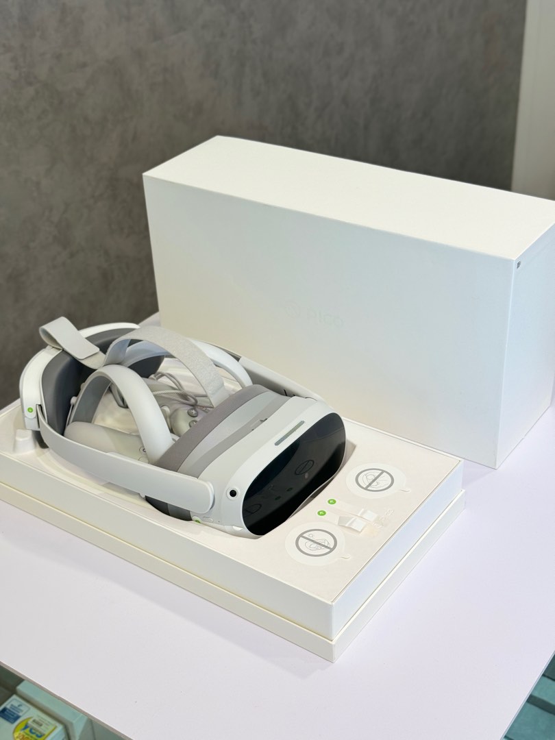 Pico 4 8GB 256GB (USED awhile), Computers & Tech, Laptops & Notebooks ...