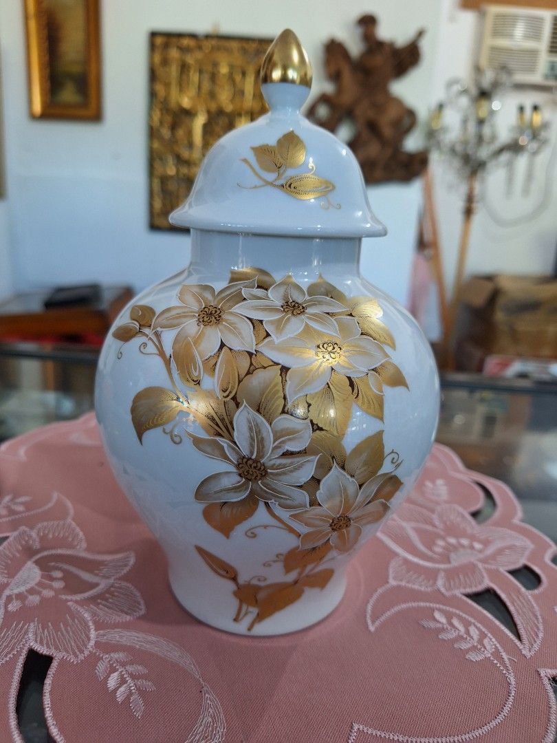 Kaiser Porzellan Kaiser W Germany Vase Kaiser W Germany White/White Ceramic Floral,Vegetal