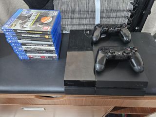 Preloved PS4 Phat console (with games)