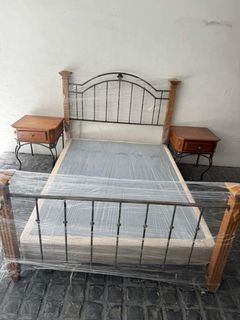 Queen-sized bed - Wrought Iron