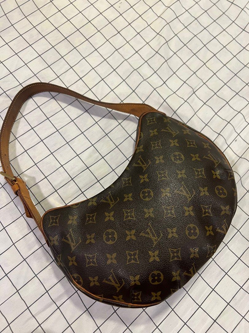 RARE LOUIS VUITTON CROISSANT (Category: Luxury Bags & Wallets) located in Binalonan. Submitted by sheenaluxarchive (Listing ID 1300205158, Image 1). Description: Rarefind LV croissant. Worn by Fashion Icons authentic 100% moneyback if fake. rank Ab condition no cracks/no open piping no inclusions 38,500 only. 📍Pangasinan..