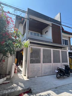 Refurbish 4 bedrooms house for sale in greenwoods executive village pasig/cainta/taytay easy access to ortigas eastwood makati mandaluyong taguig