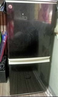 Sharp Refrigerator (2 Door) Auto frost