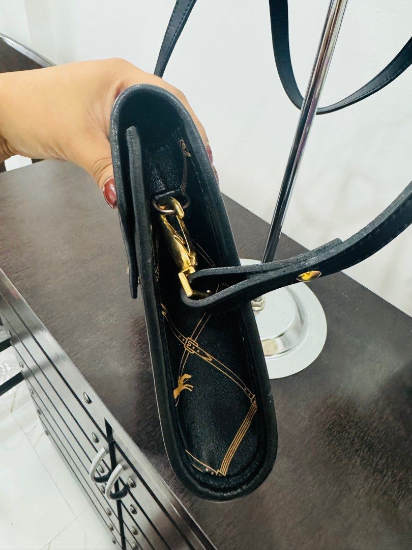 Vintage Longchamp shoulder bag/sling (Category: Luxury Bags & Wallets) located in San Pedro. Submitted by ely.c. (Listing ID 1300202706, Image 2). Description: Authentic vintage longchamp long strap shoulder sling bag 🥀 Rank A condition 🥀 Small size fits long wallet 🥀 Buyer will shoulder shipping fee.