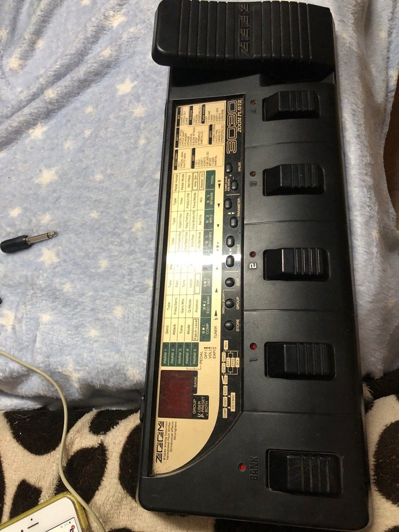 Zoom 3030 guitar pedal (Category: Musical Instruments) located in Cavite. Submitted by tichai (Listing ID 1300234249, Image 2). Description: Guitar pedal Zoom 3030.