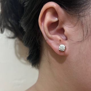 0.75 ct moissanite stud earrings