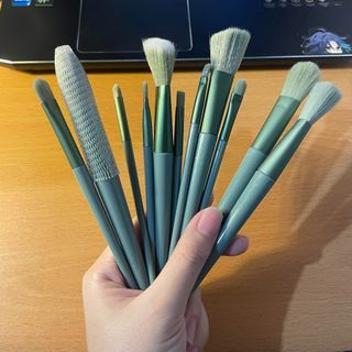 13-Piece Soft Makeup Brush Set (Brand new)