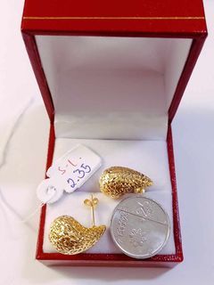 18k Saudi Gold Diacut Teardrop Earrings