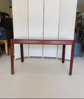 4 SEATER DINING TABLE