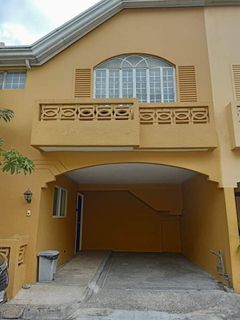 5 Bedroom Townhouse in Mandaluyong For Rent