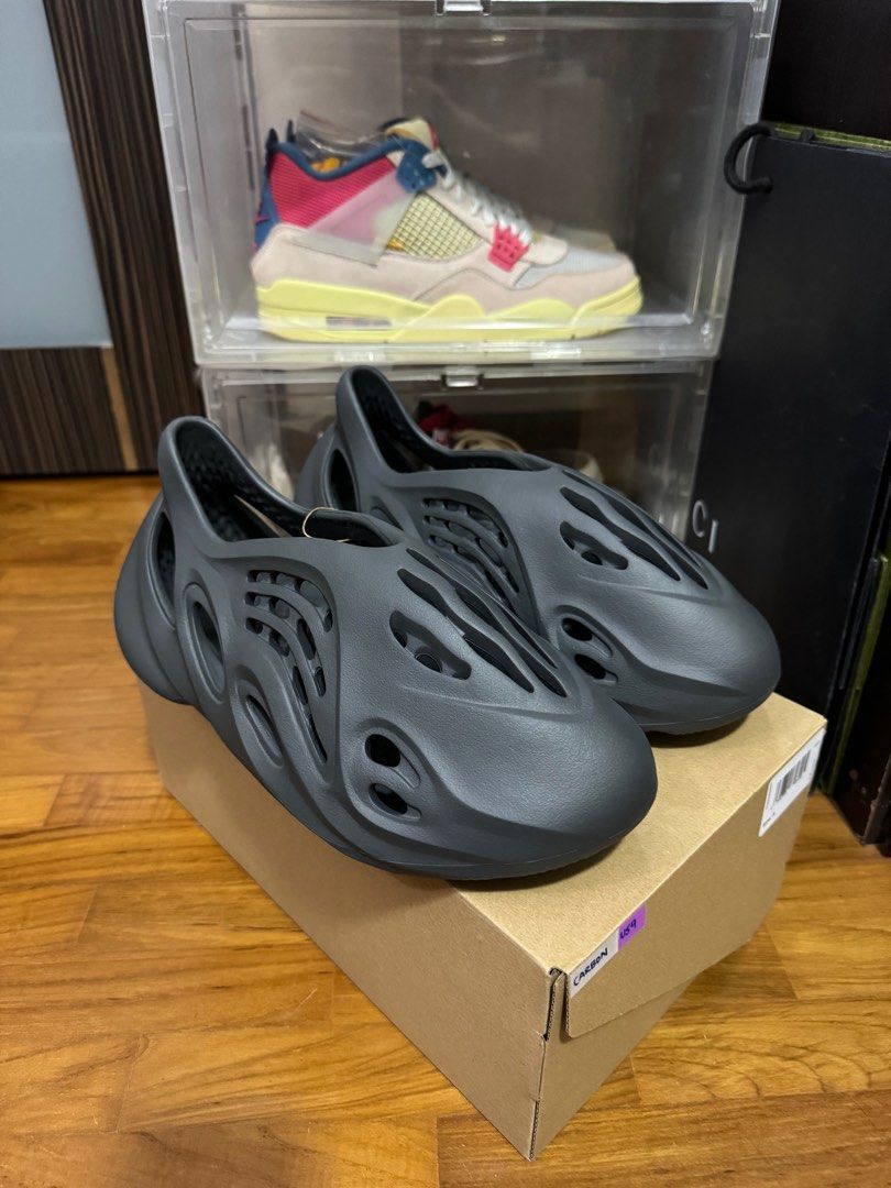 Adidas Yeezy Foam Runner Carbon, Men's Fashion, Footwear, Sneakers on  Carousell