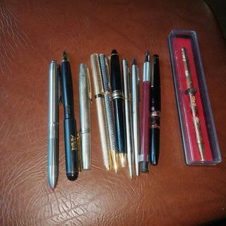 Assorted pens, parker, pilot etc