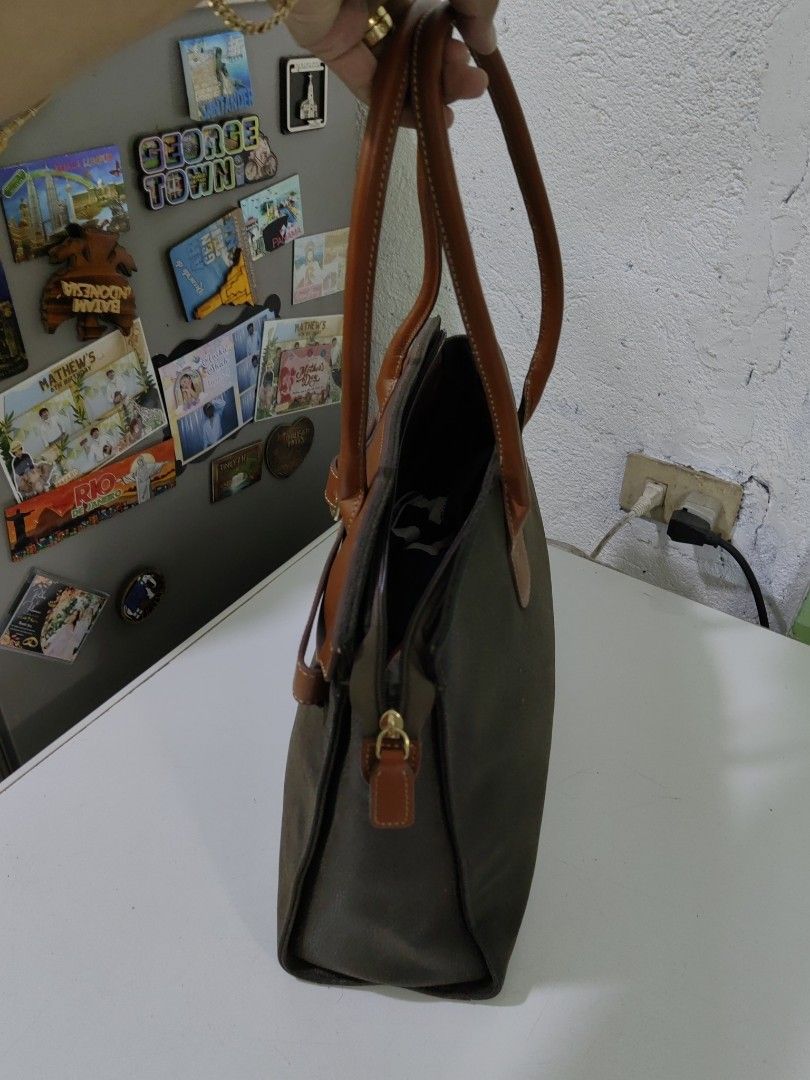 BRICS ORIG (Category: Luxury Bags & Wallets) located in Davao. Submitted by daneyvintage (Listing ID 1300405860, Image 3). Description: orig.