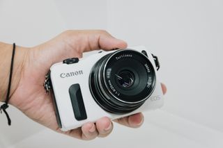 Canon EOS M 18MP Digital Mirrorless Camera w. 7artisans 25mm F1.8