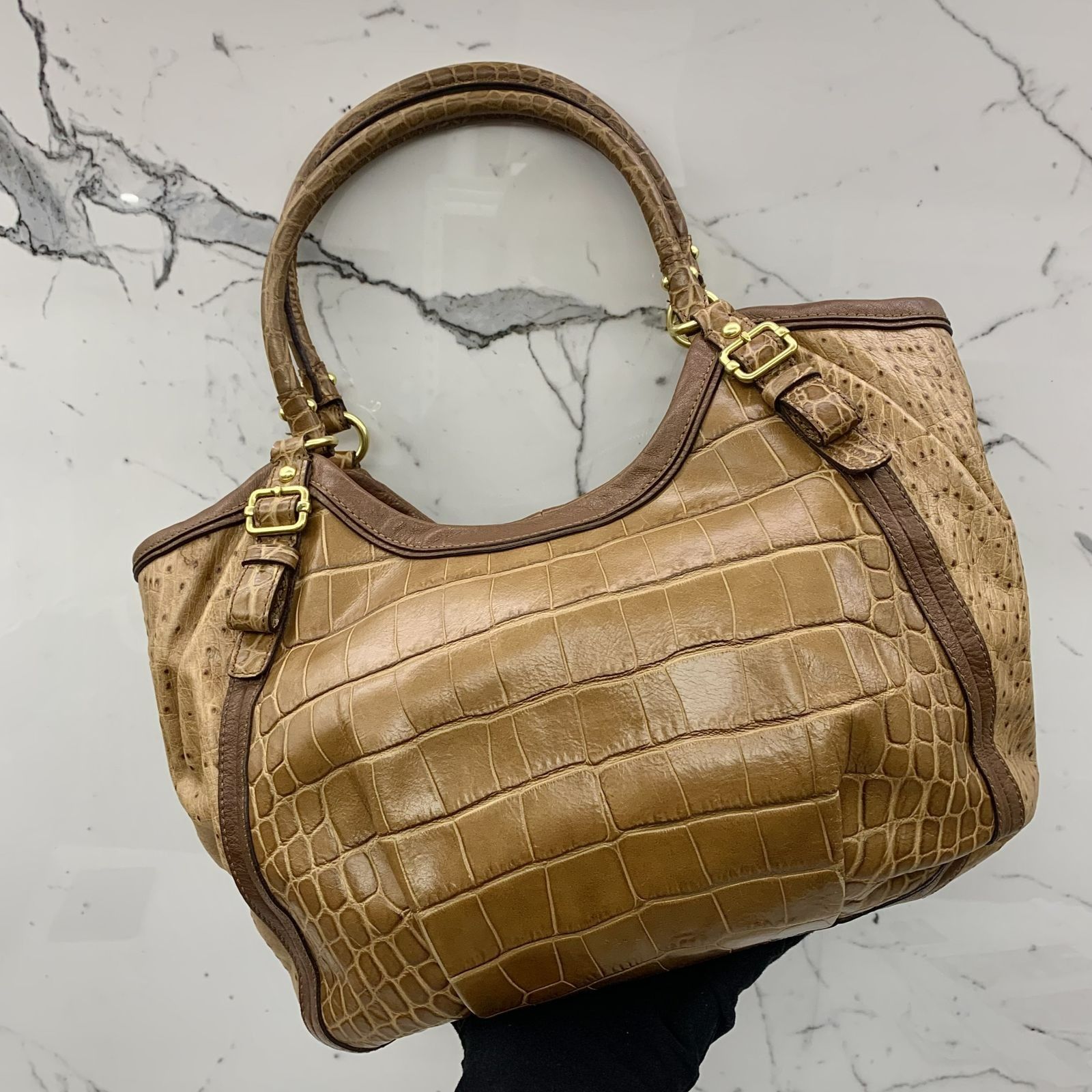 Coach madison leather abigail shoulder bag 2025