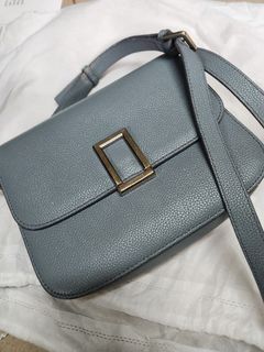 Couronne structured standalone sling crossbody leather bag