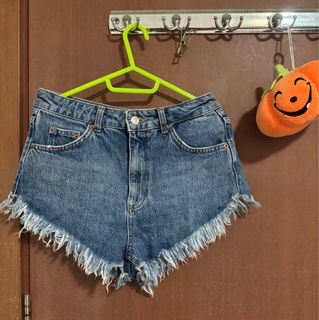 (Category: ) located in . Submitted by zhangruina000000 (Listing ID 1300358201, Image 1). Description: .