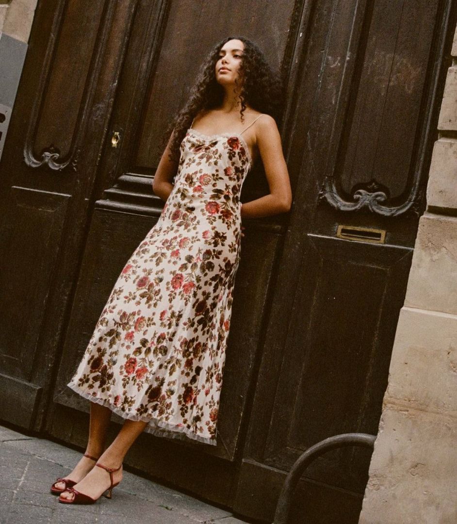 Doen Calsi Silk Velvet Midi Dress in Primrose Garden Floral, Women's  Fashion, Dresses & Sets, Dresses on Carousell