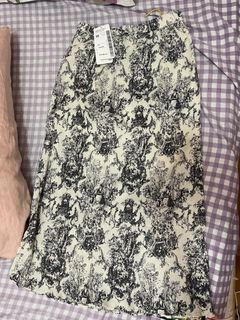 (Category: ) located in . Submitted by preloved.misstiny (Listing ID 1300374226, Image 1). Description: .