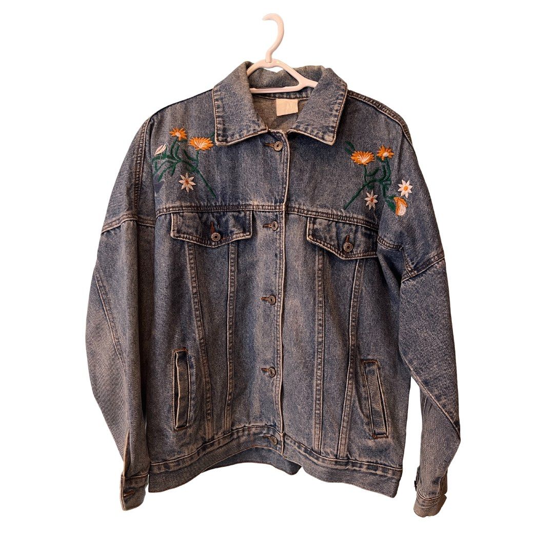 embroidered floral denim jacket (Category: Coats, Jackets and Outerwear) located in Las Pinas. Submitted by ctrldianne (Listing ID 1300413536, Image 1). Description: super pretty! love the details l size.