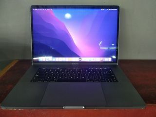 For Sale MacBook pro 1707 15.4inch 2017