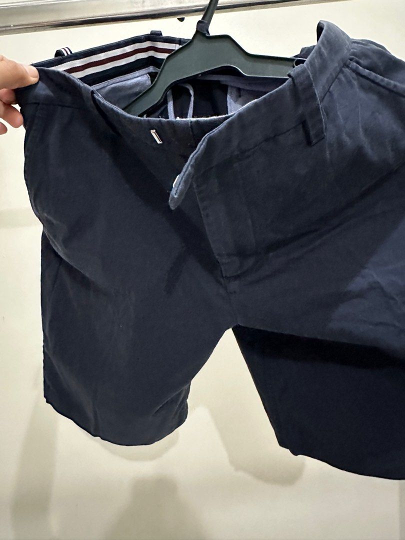 Fred Perry shorts 🩳 💕 (Category: Shorts) located in Caloocan City. Submitted by bbkk08 (Listing ID 1300356382, Image 2). Description: Slightly used Fred Perry 🩳 Issue: stain inside pocket and not outside .