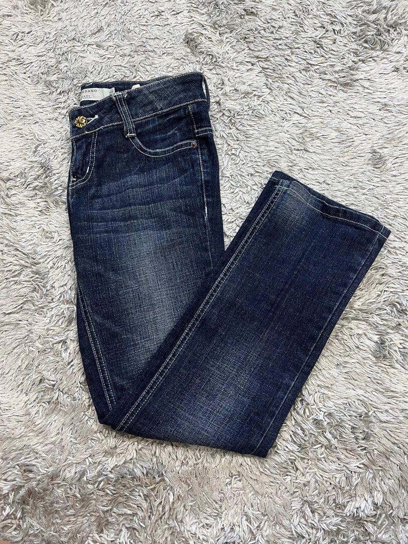 Giordano pants (Category: Jeans) located in San Pedro. Submitted by tabacheengcheeng (Listing ID 1300350126, Image 1). Description: Decluttering Halos di nagamit, more on sa photoshoot lang nasuot. Not sure sa sizing dito sa carousell pero may photo naman ung mismong size ng pants. Wala ng more photos. .