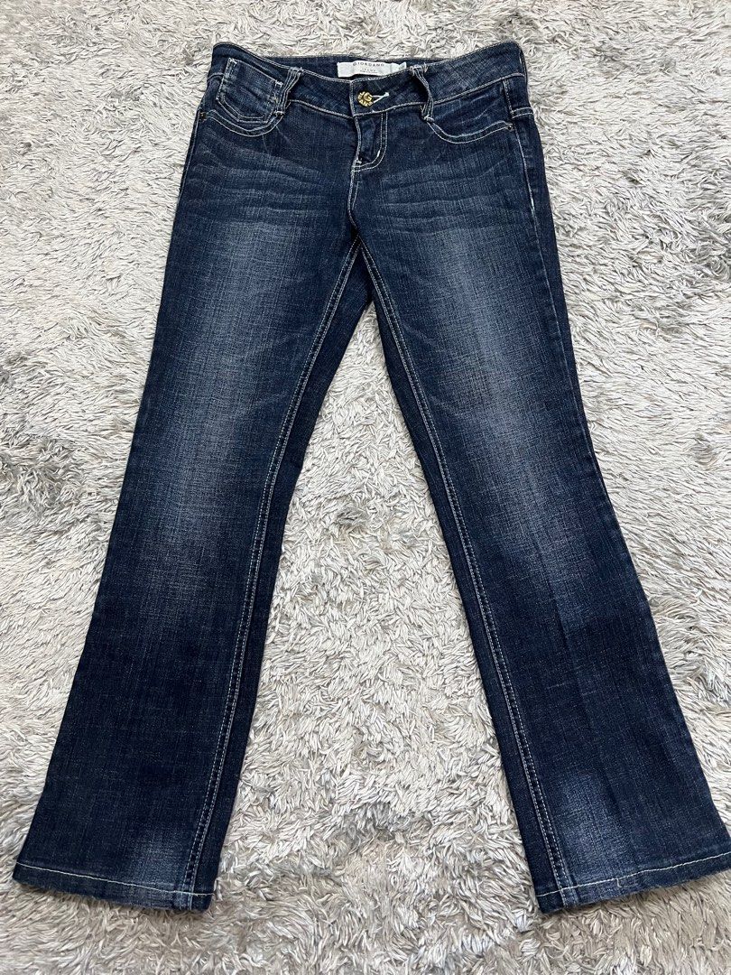 Giordano pants (Category: Jeans) located in San Pedro. Submitted by tabacheengcheeng (Listing ID 1300350126, Image 3). Description: Decluttering Halos di nagamit, more on sa photoshoot lang nasuot. Not sure sa sizing dito sa carousell pero may photo naman ung mismong size ng pants. Wala ng more photos. .