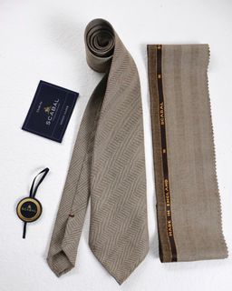 (Category: ) located in . Submitted by brandedclassicwearfabrics (Listing ID 1300379982, Image 1). Description: .
