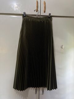 High-waist satin pleated metallic skirt - one size (green)