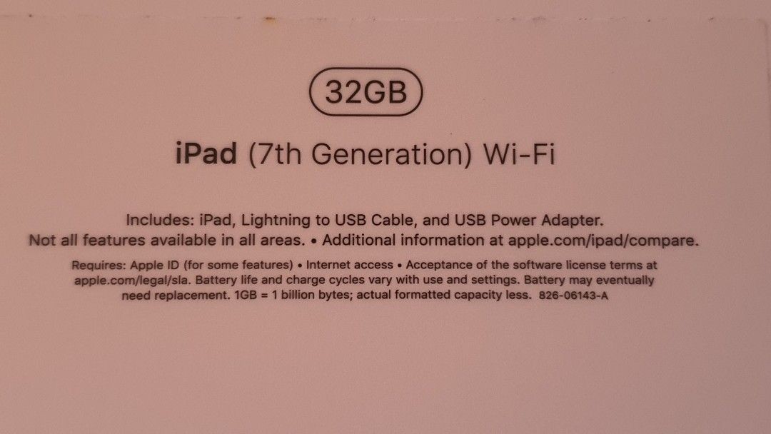 IPad 7th Gen bundle 32GB original owner (Category: iPad) located in Las Pinas. Submitted by destashmodeon (Listing ID 1300378306, Image 2). Description: iPad 7th Gen bundle with Apple Pencil and bluetooth keyboard.