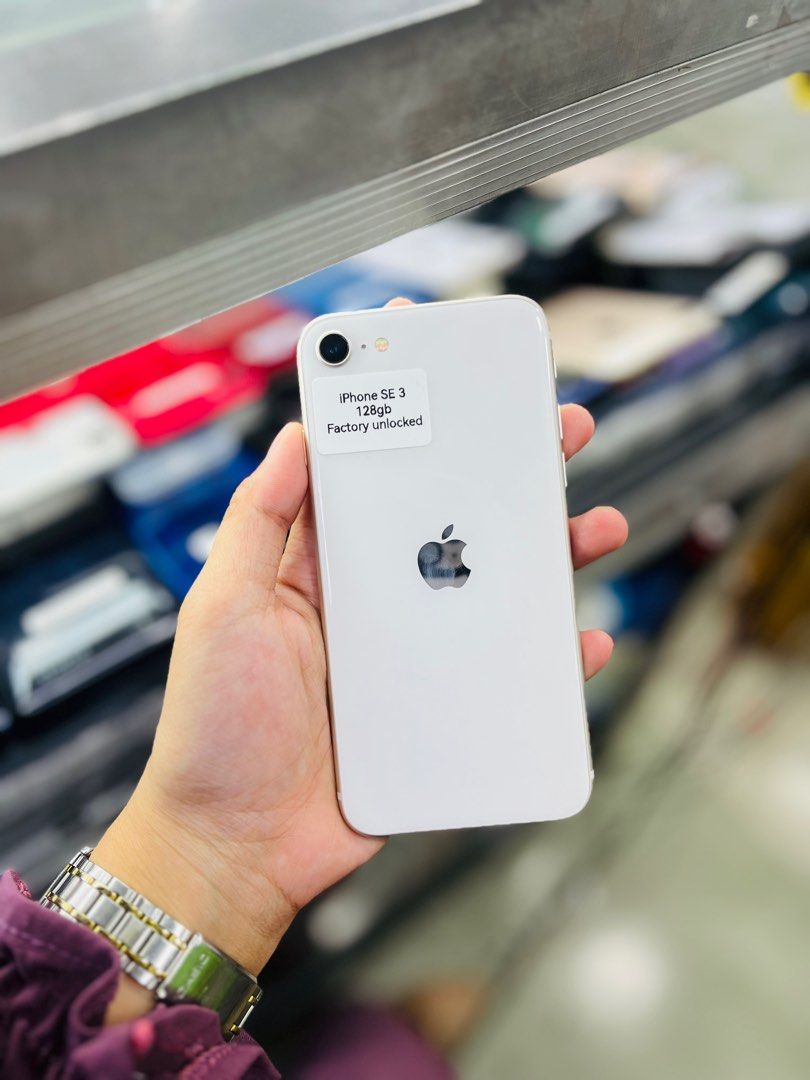 iPhone SE 3rd Gen 128gb 89%bh Openline (Category: iPhone SE Series) located in San Juan City. Submitted by aynaagadgets (Listing ID 1300348637, Image 1). Description: FOR SALE | TRADE / SWAP PASS SA MGA SCAMMERS / THIRD PARTY (RFS: Buy and Sell) ‼️FOR PROOF OF TRANSACTION AND YOUR PEACE OF MIND‼️ 📍FB Page: “Aynaa Gadgets” 📍Tiktok: “Aynaagadgetsshop” IPHONE SE 3RD GEN FACTORY UNLOCK ❗️DETAILS❗ •128 GB (Other storage is also available) •Openline 