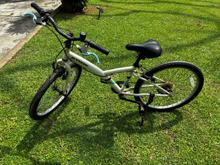 (Category: ) located in . Submitted by paulvalent1 (Listing ID 1300318496, Image 1). Description: .